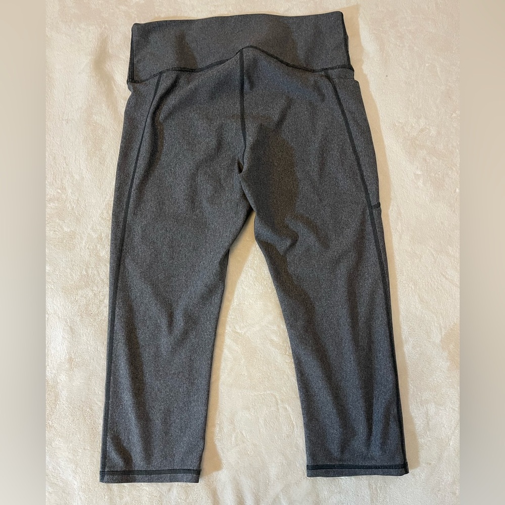 Under Armour HeatGear Capri Leggings Charcoal Gray High Waisted w/ Side Pocket - Picture 6 of 8